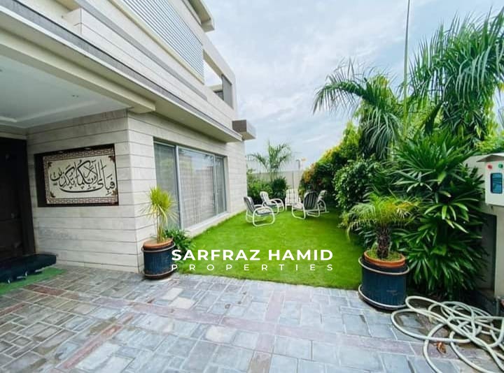 1 KANAL Beautiful House is for sale in DHA PHASE 6 Lahore